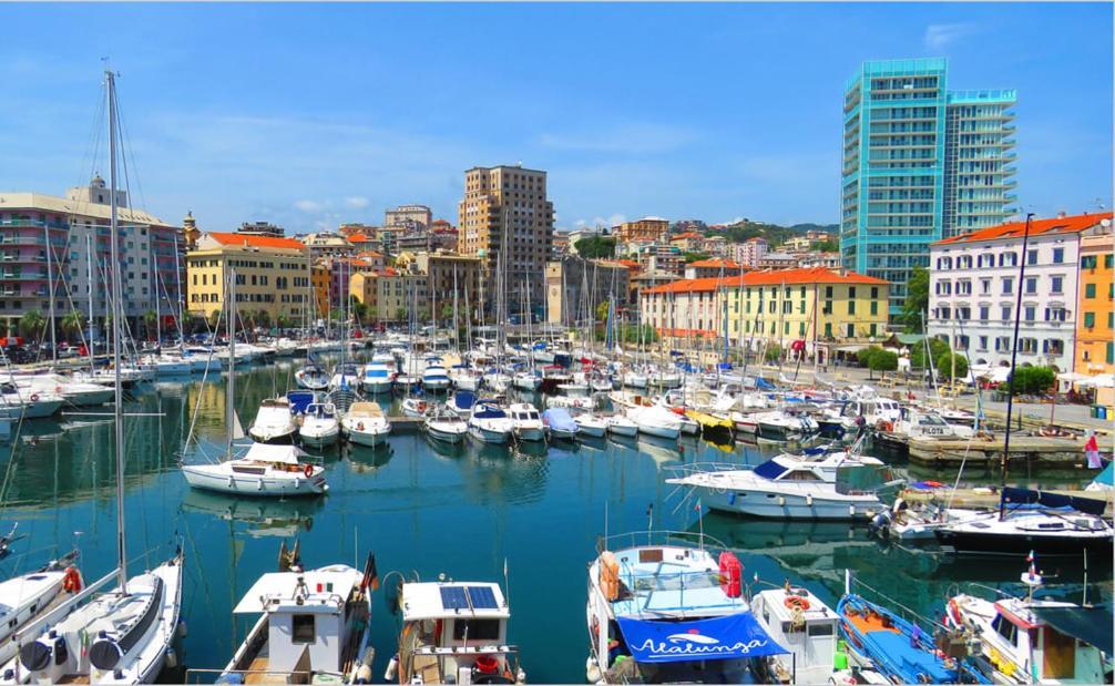 Savona Casa Vacanze Vicino Mare 3 Minuti Wifi エクステリア 写真
