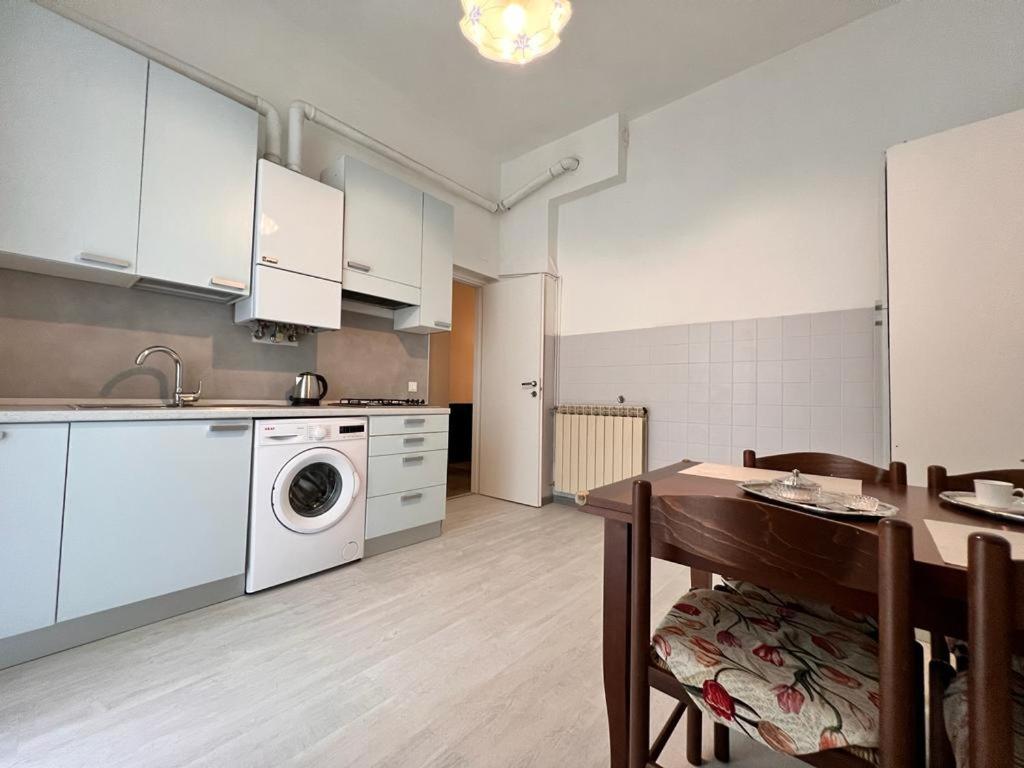Savona Casa Vacanze Vicino Mare 3 Minuti Wifi エクステリア 写真